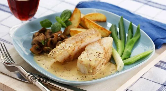 Hvit klippfisk saus ovnsbakt fisk bacalao enkel oppskrifter oppskrift personer