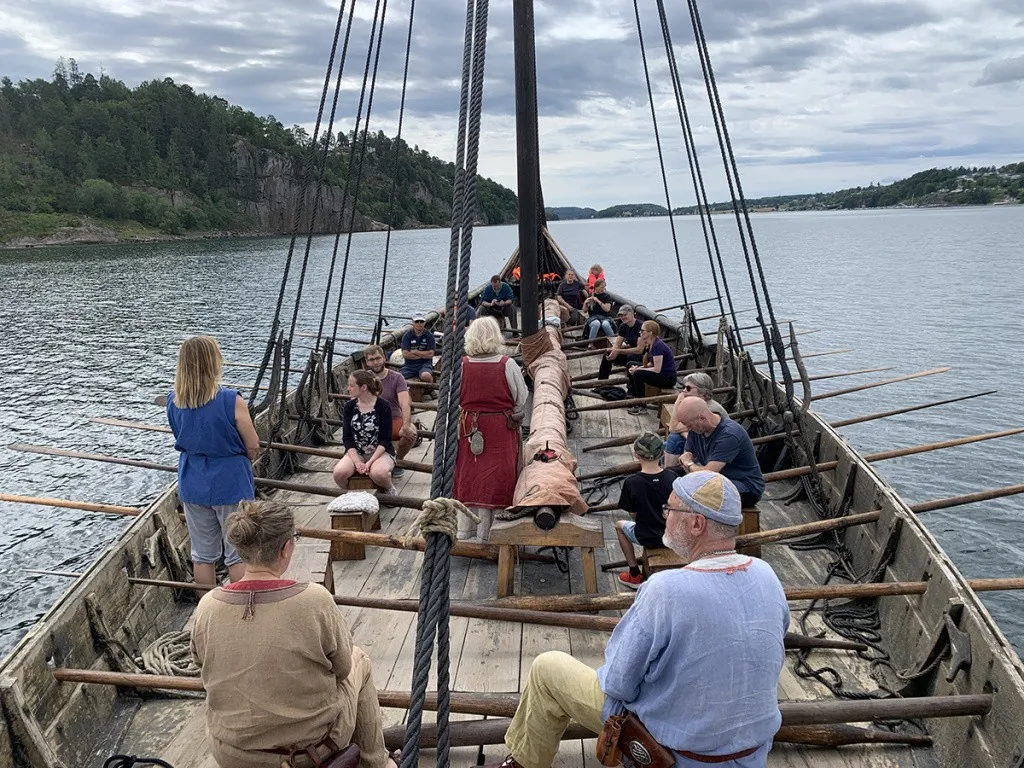 Konservering vikingsskip omvisning