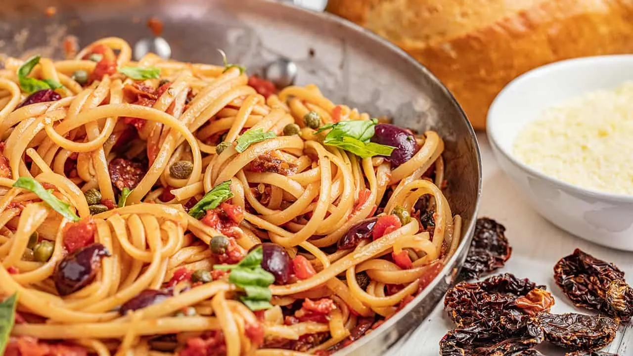 Pasta puttanesca oppskrift