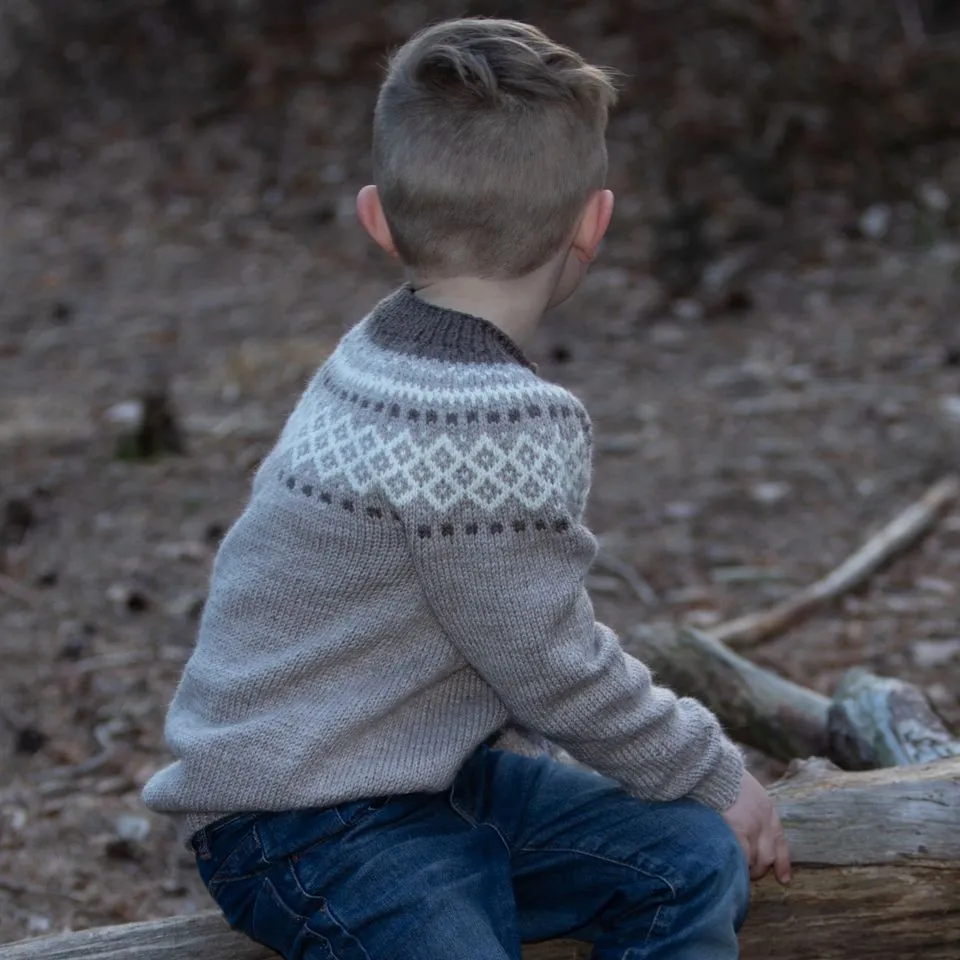 Barnegenser med rundfelling gratis oppskrift