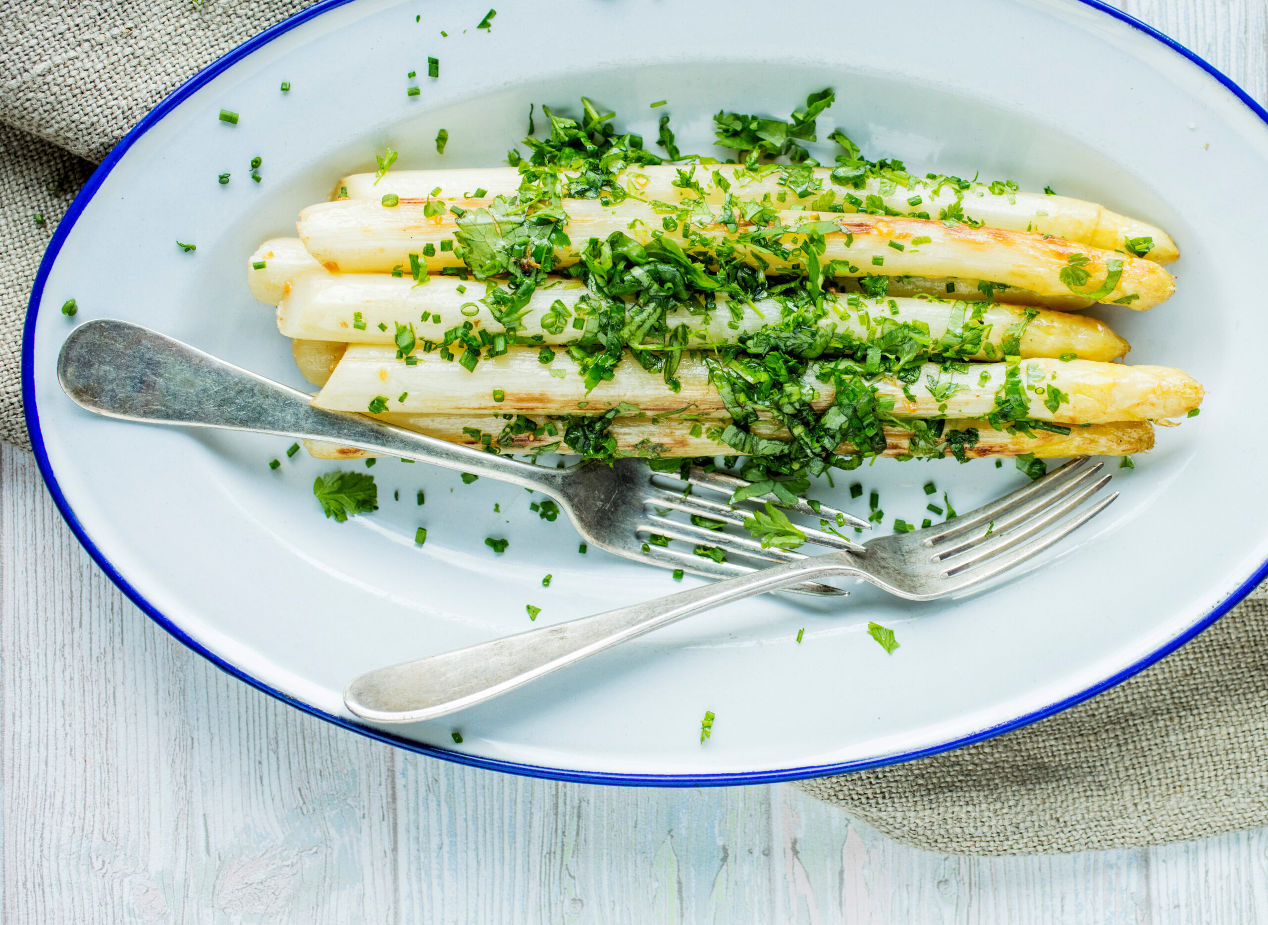 Asparges ovnsbakte spekeskinke spekemat skinke oppskrift tidsforbruk meny