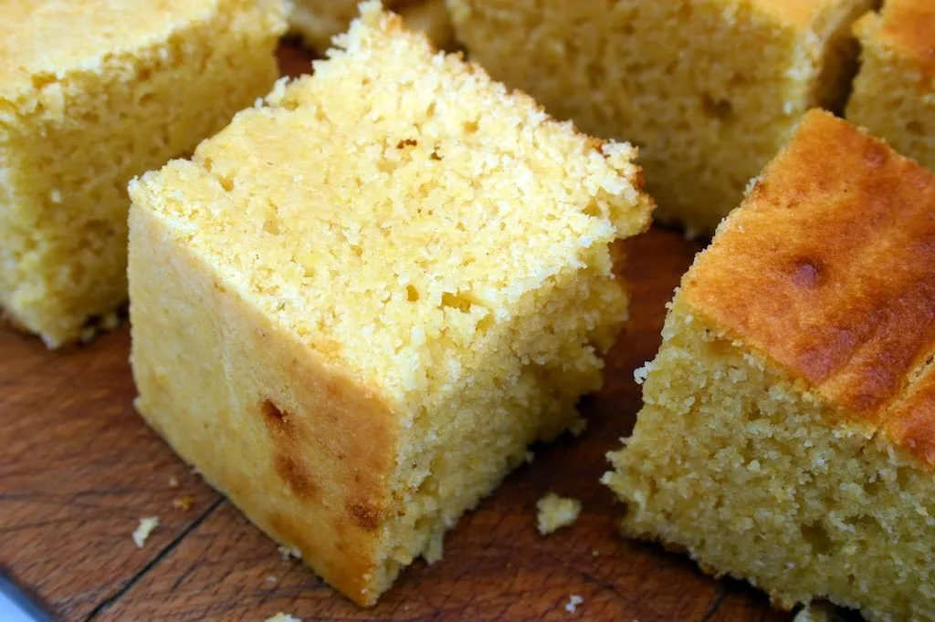 Cornbread buttermilk addapinch cornmeal minutes eggs pinch