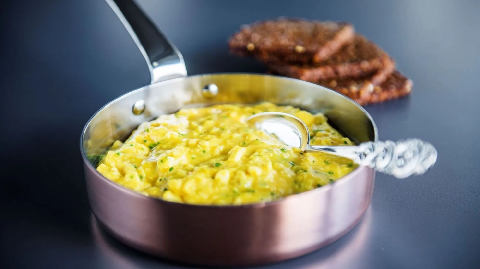 Eggerøre oppskrift med melk