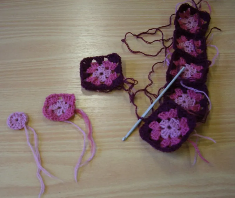 Teppe bestemorruter heklet