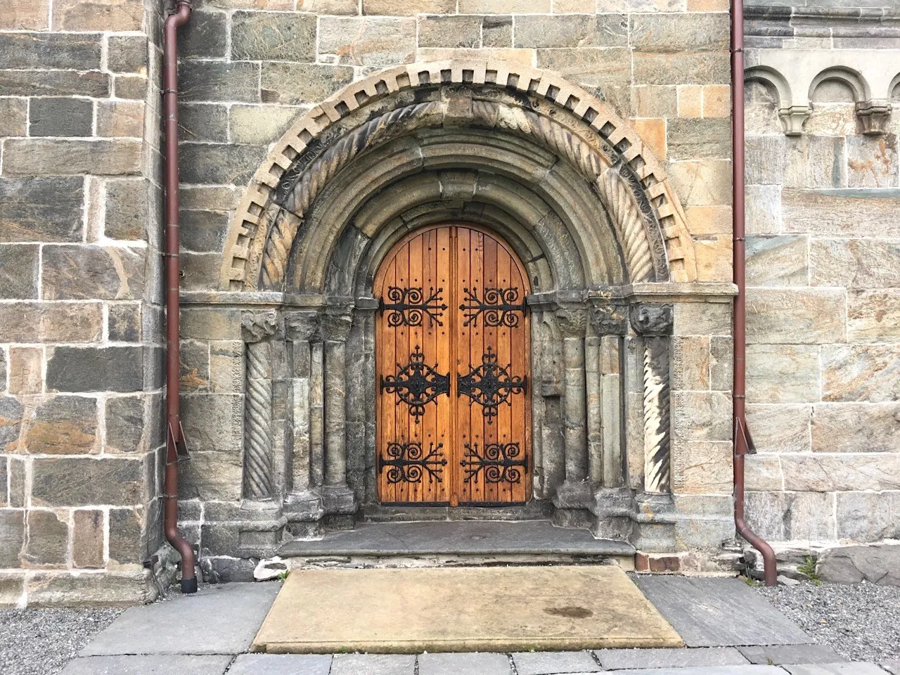 Omvisning 12 mai Mariakirken, Bli med på omvisning i Mariakirken 12. mai – en historisk opplevelse!