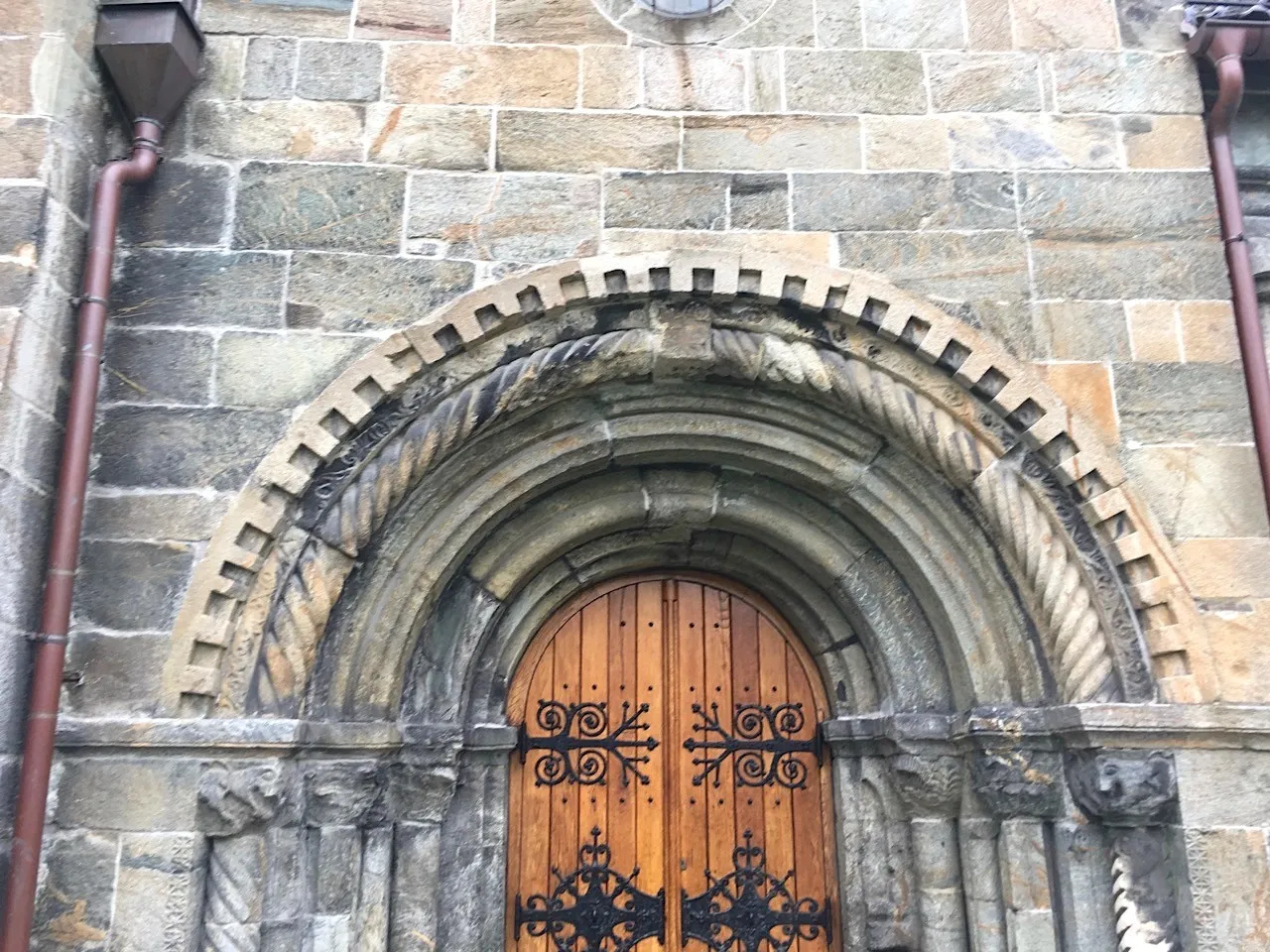 Omvisning 12 mai Mariakirken, Bli med på omvisning i Mariakirken 12. mai – en historisk opplevelse!