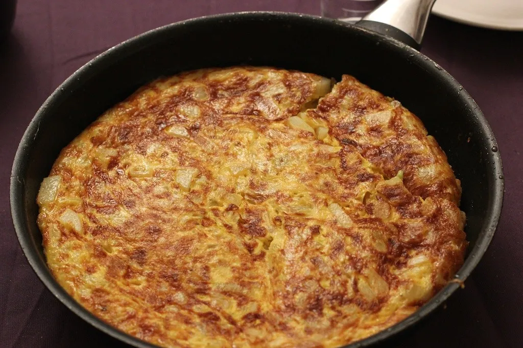 Omelett spansk vri fargerik