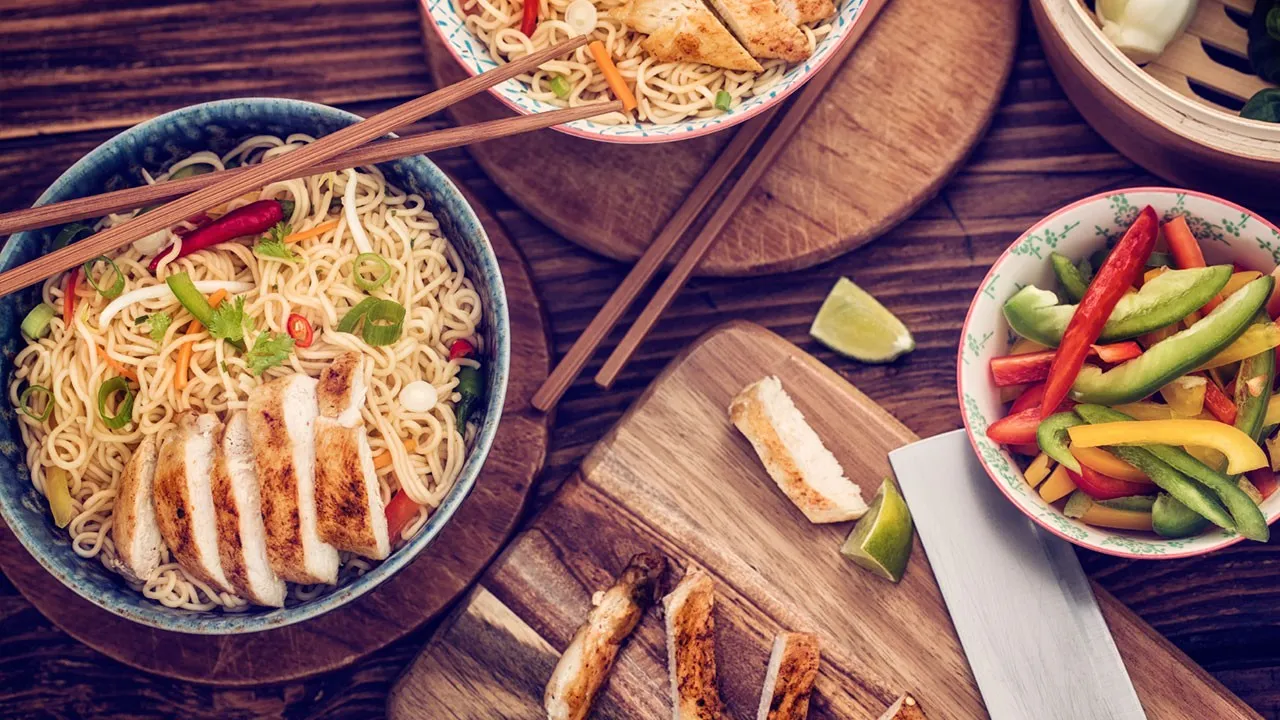 Hjemmelaget kinesisk kinamat selv lage comida feeling tables know