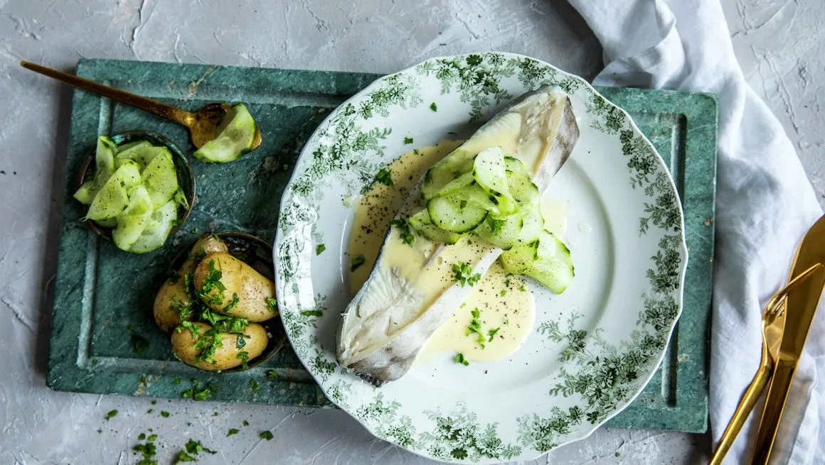 Tine kveite kokt hollandaisesaus middag hovedretter ukemeny kokebok handleliste