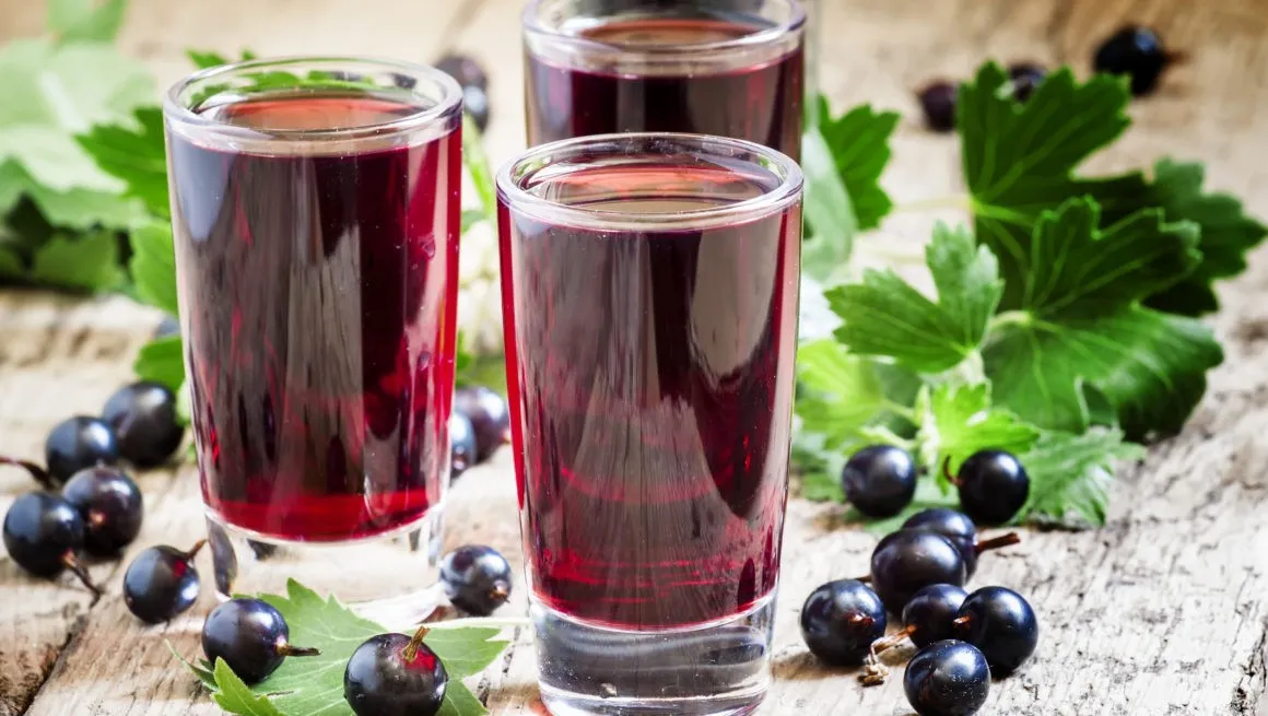 Solbærlikør oppskrift