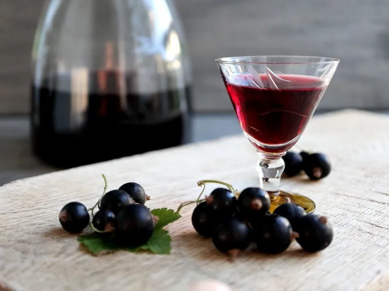 Solbærlikør oppskrift