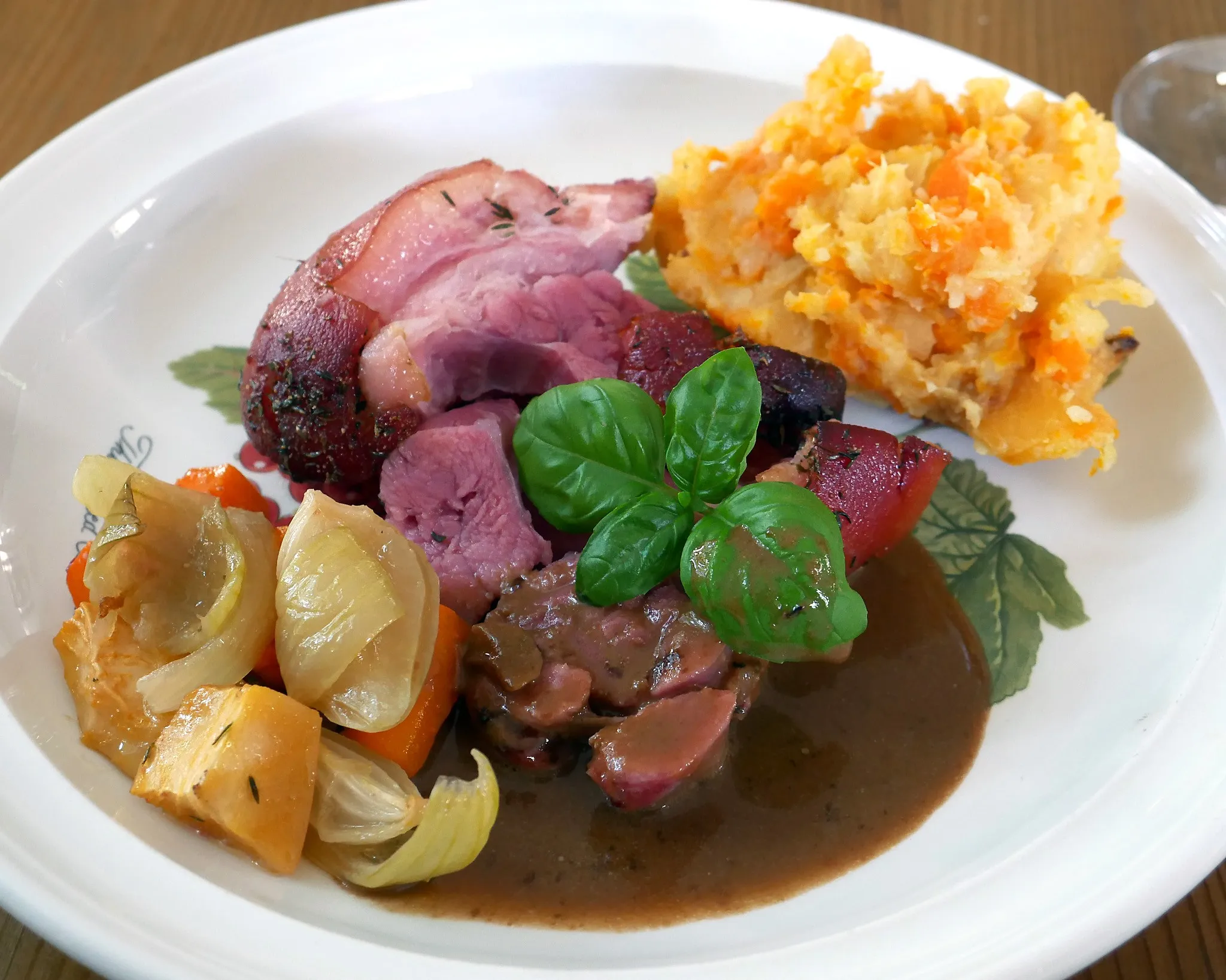 Svineknoke i ovn oppskrift