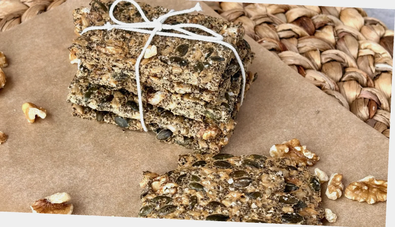 lavkarbo knekkebrød med mandelmel