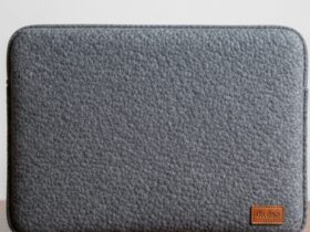 strikkeoppskrifter laptop cover filt ull